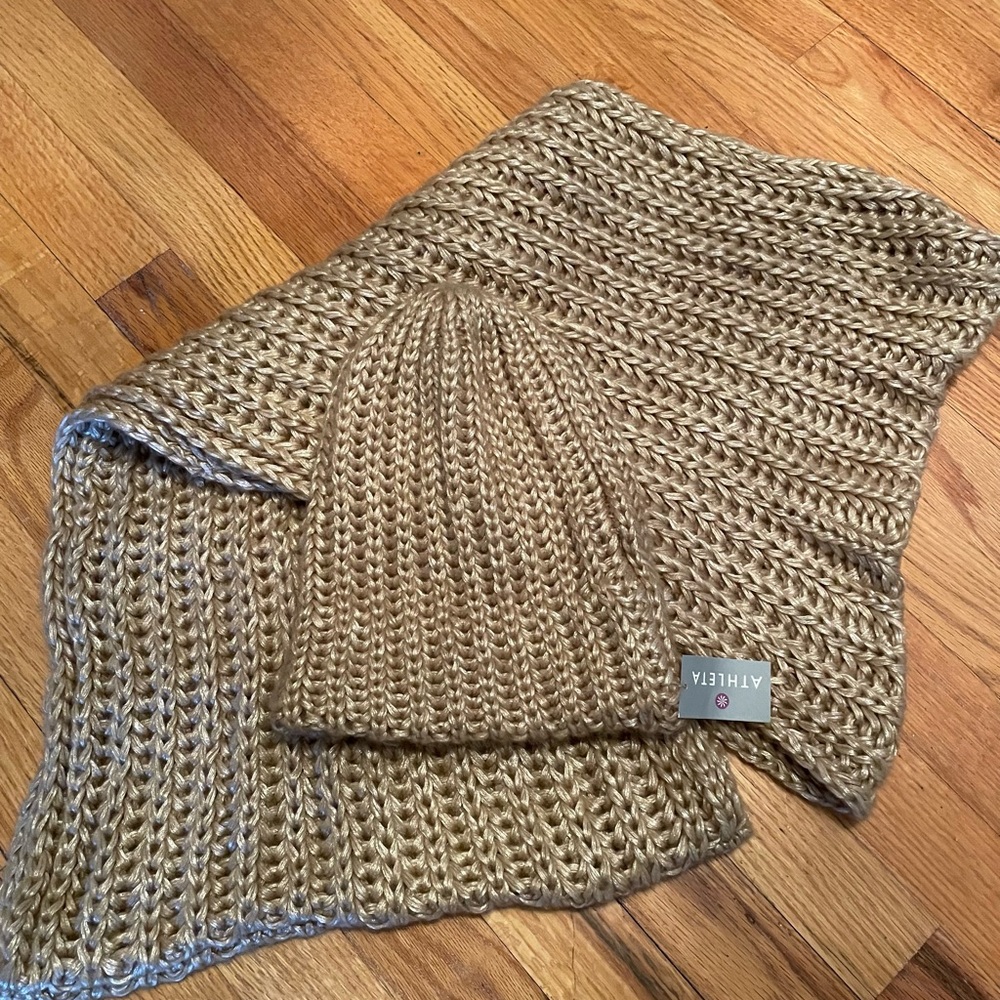 Vincent Pradler for Athleta Beanie&Infinity Scarf